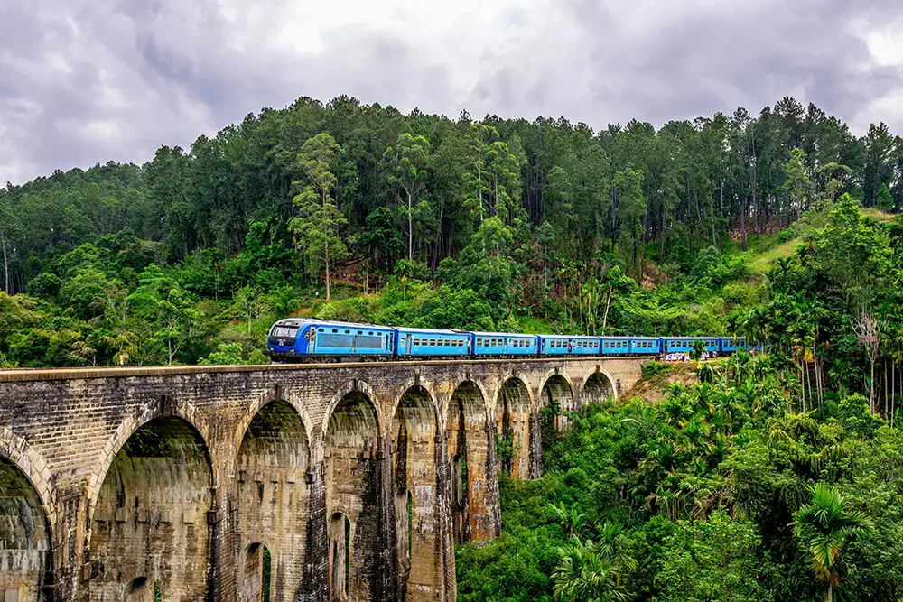 Tren de Kandy a Ella: la experiencia ferroviaria más escénica de Sri Lanka